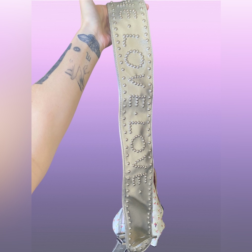 RARE Crossbody LOVE Studded Bag Britney Spears - Picture 6 of 12